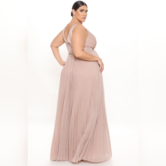 Fashion nova metallic dress - Picture 4 of 8